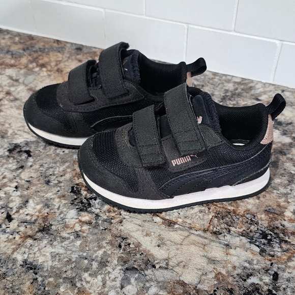 Toddler Puma Shoes size 7C - Picture 1 of 4
